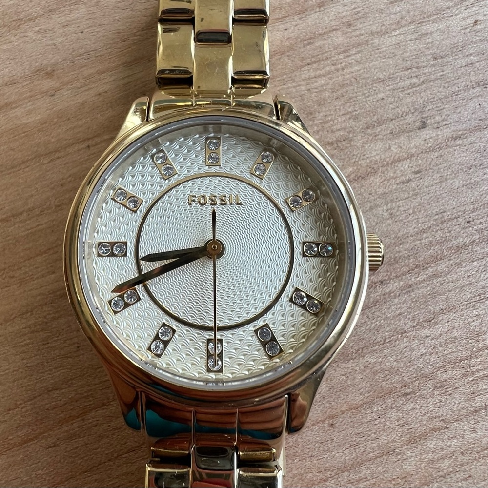Fossil ladies gold tone dress Watch NEW BATTERY